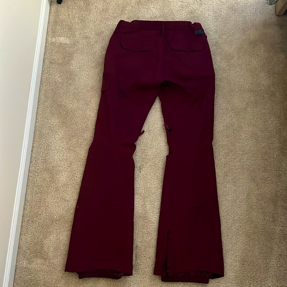 NWOT Women’s Burton Snow Pants - Picture 2 of 2